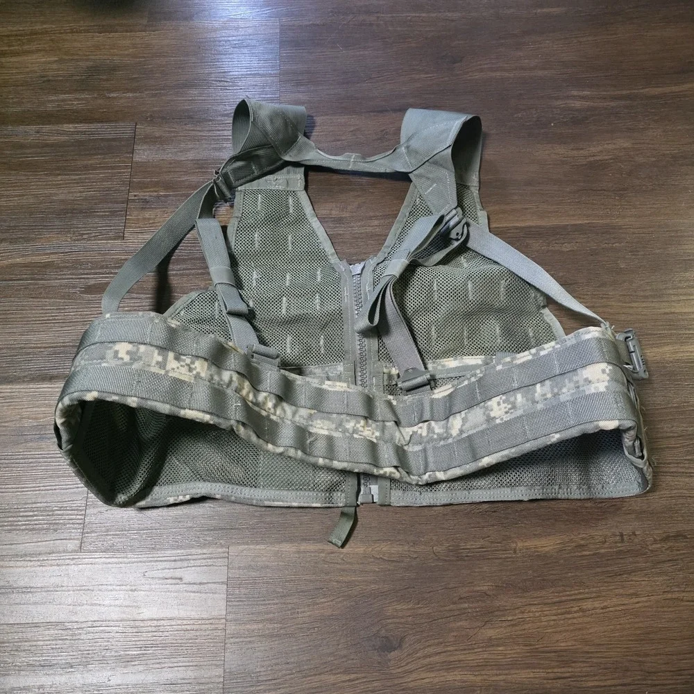 Molle II Modular Lightweight Equipment Load Carrying Vest United States Army - Picture 6 of 7
